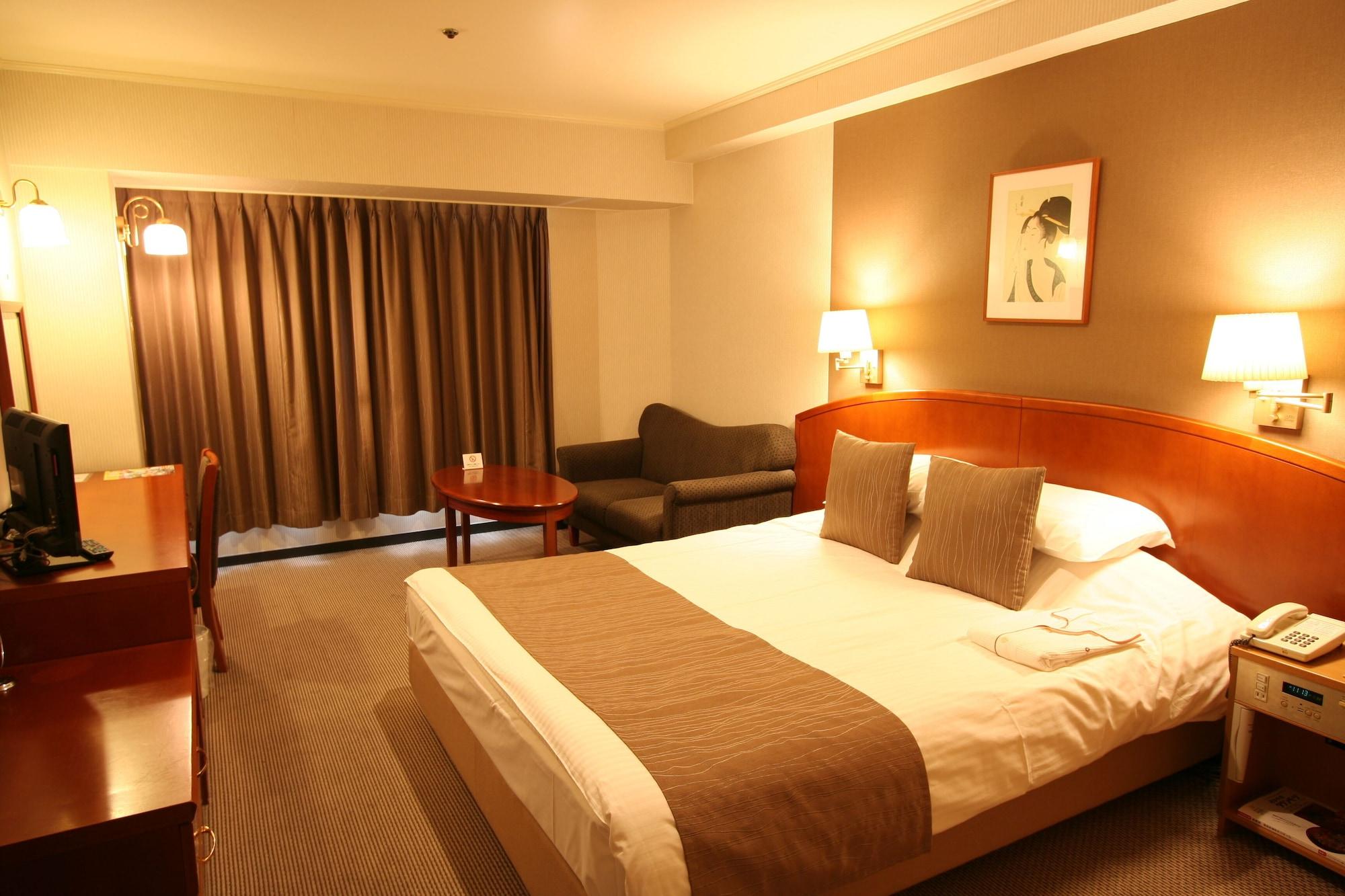 Okayama Plaza Hotel Exterior foto