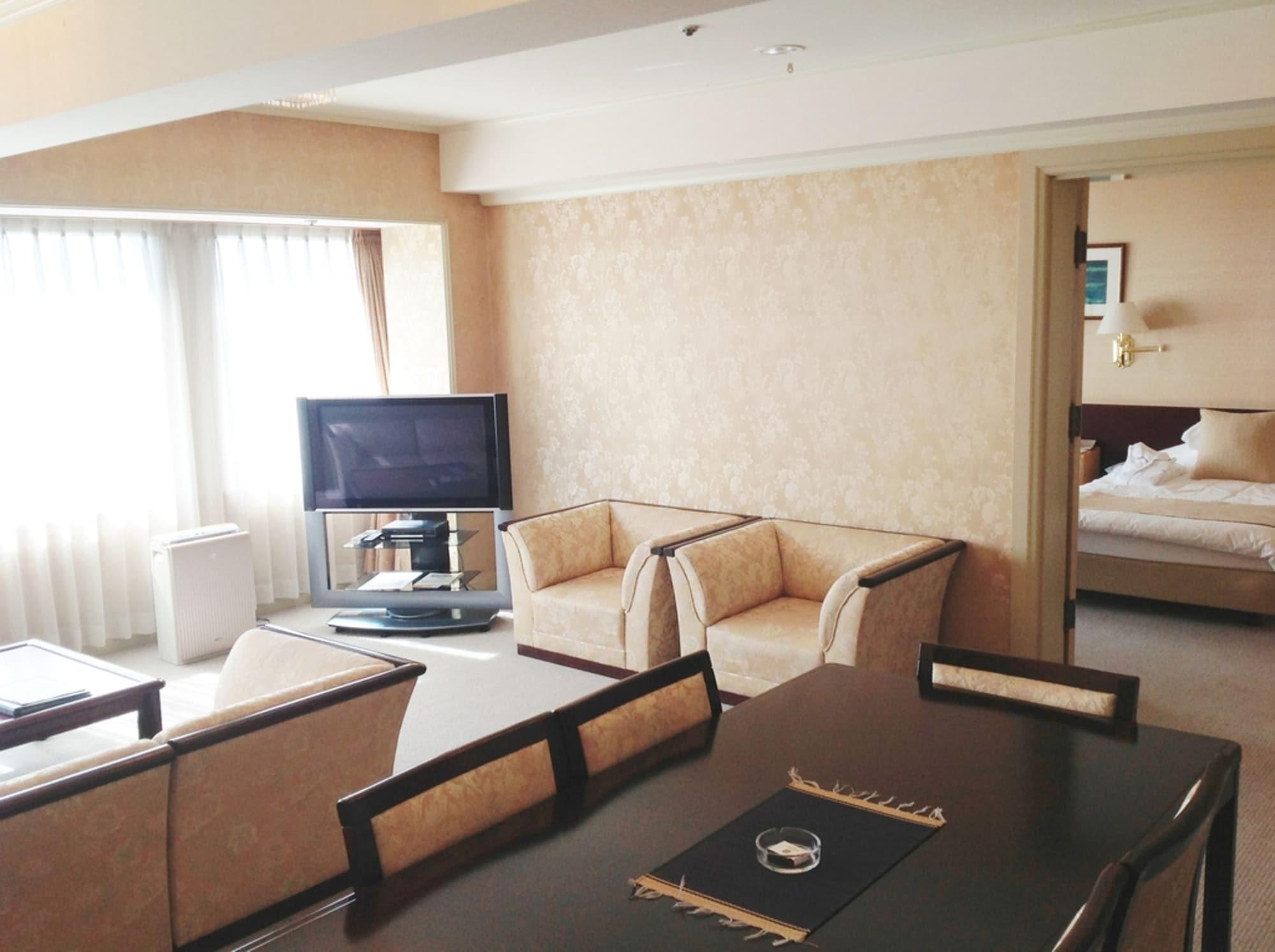 Okayama Plaza Hotel Exterior foto