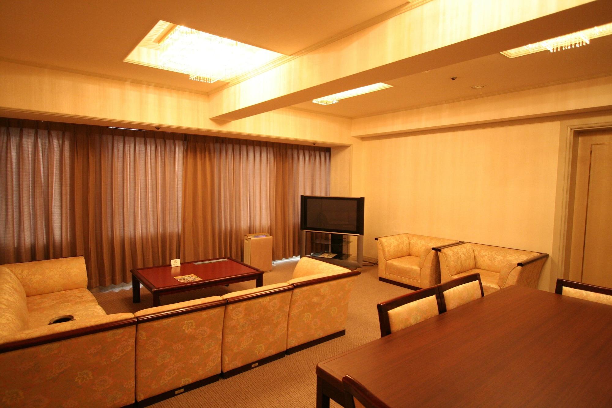 Okayama Plaza Hotel Exterior foto