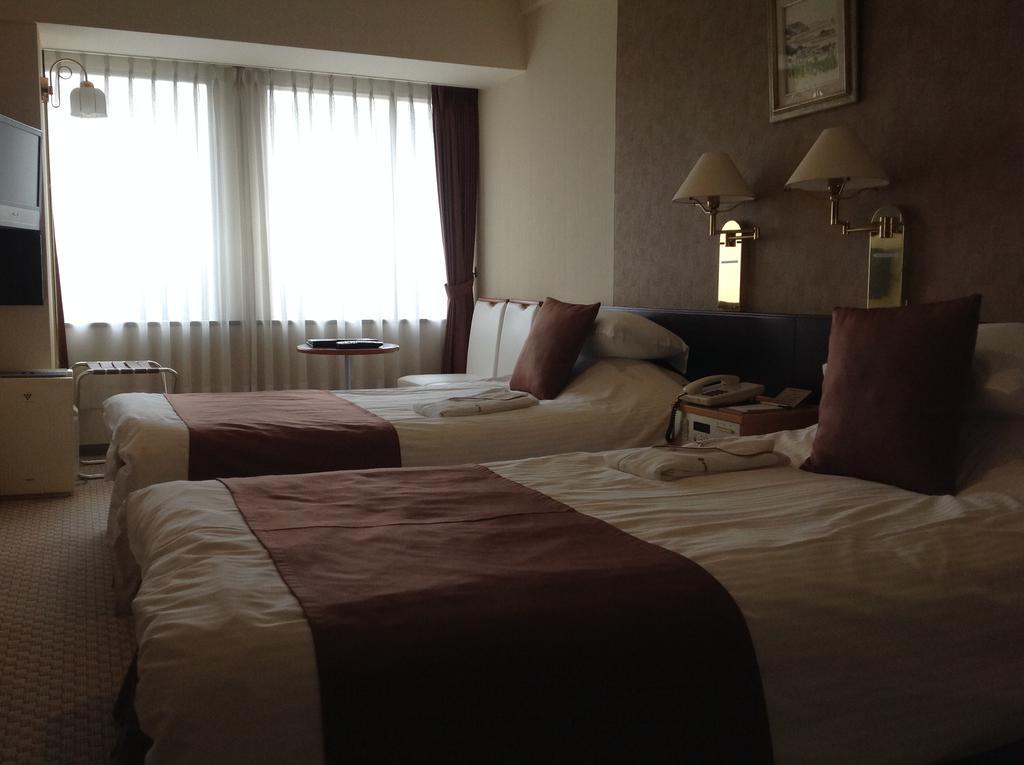Okayama Plaza Hotel Exterior foto
